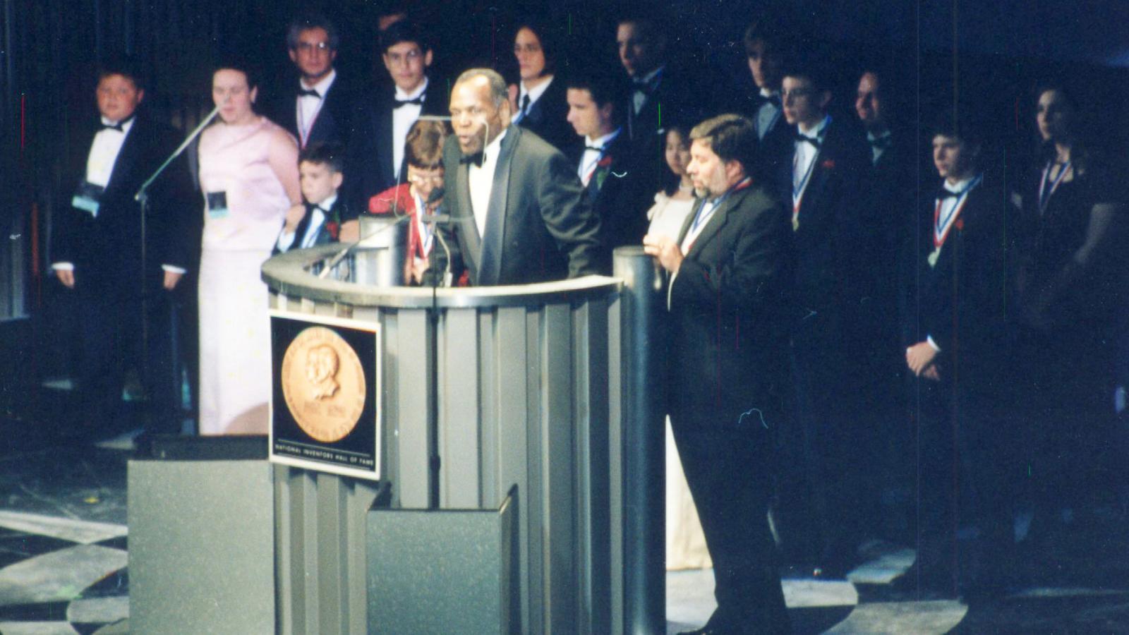 Danny Glover, Steve Wozniak, 2000 Induction of the National Gallery for America's Young Inventors